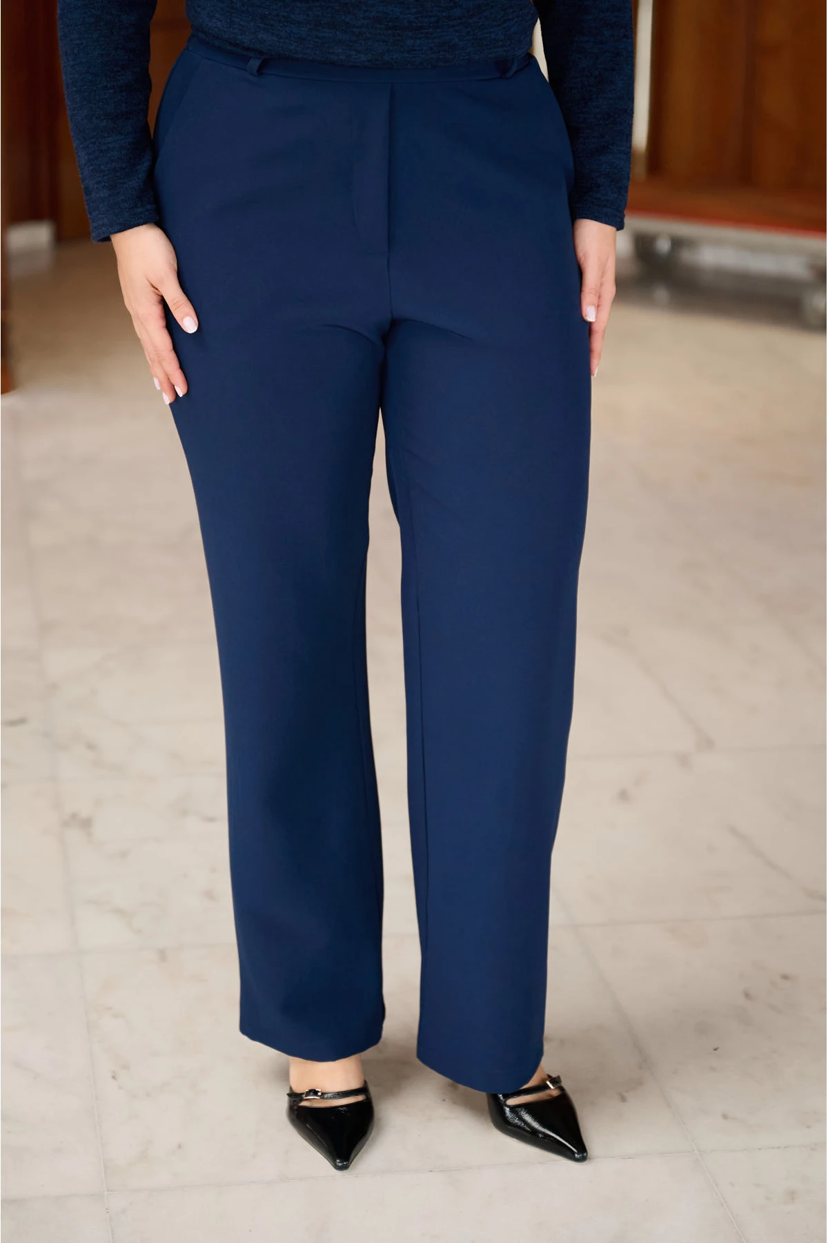 Παντελόνα ανορθωτική με τσέπες και θηλύκια μπλε