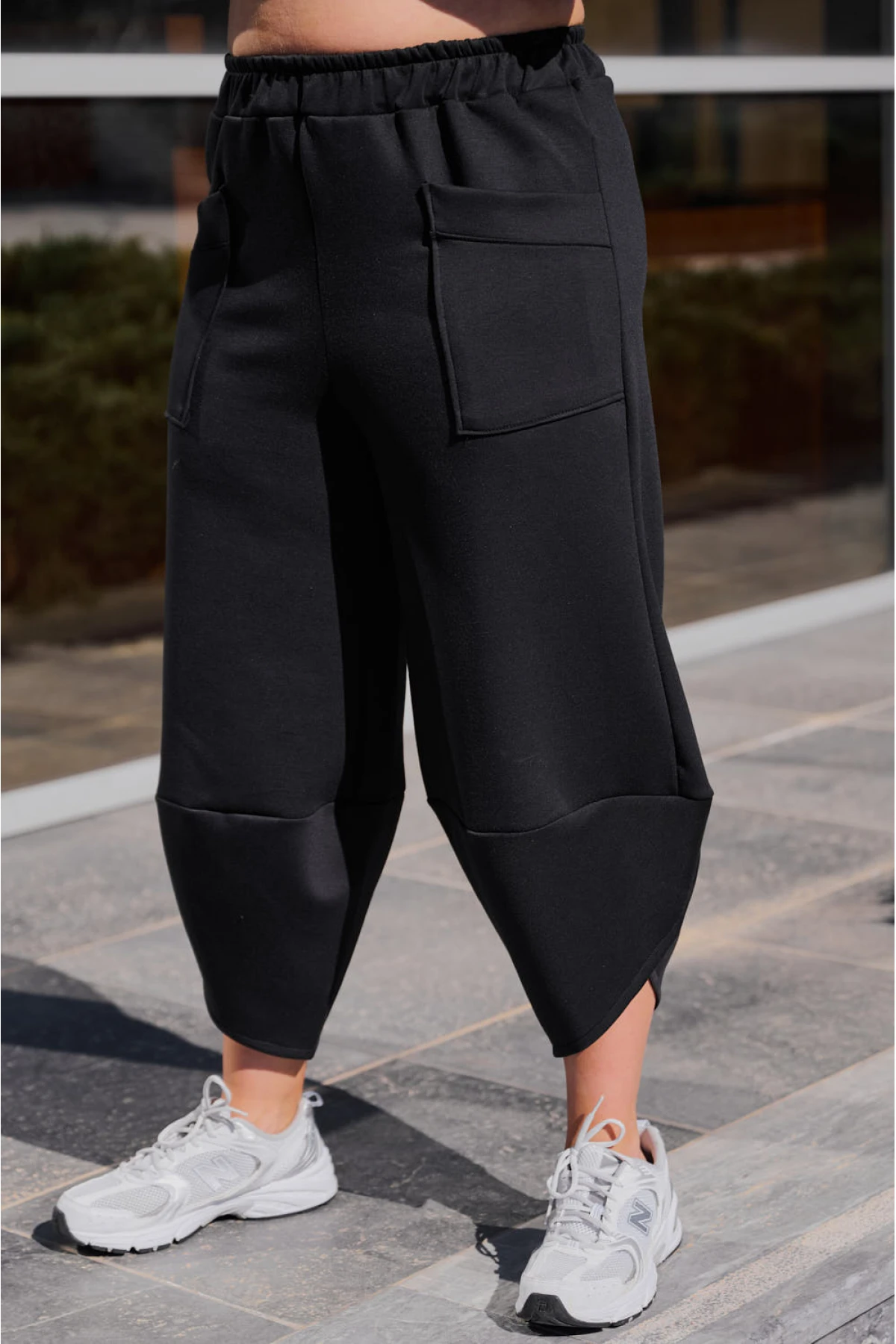 Παντελόνι φόρμας με τσέπες μπροστά μαύρο