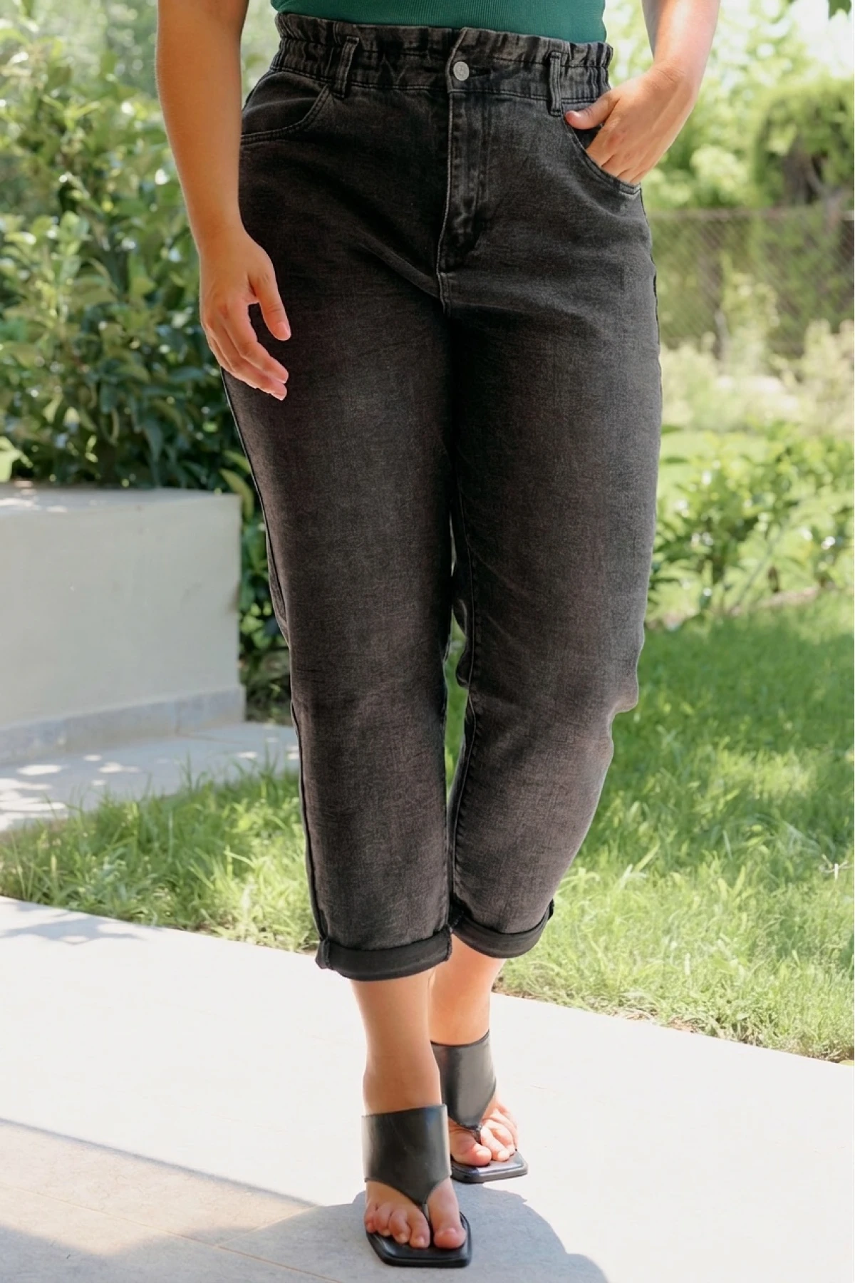 Jean παντελόνι mom fit ελαστικό με λάστιχο στη μέση μαύρο