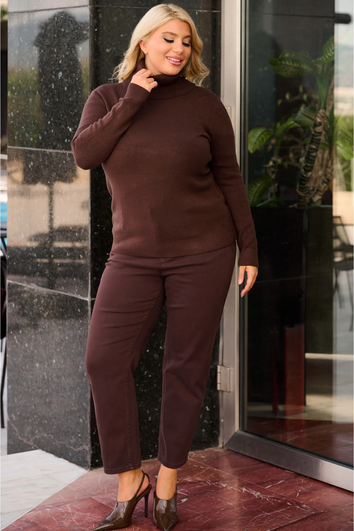 Jean παντελόνι mom fit  ελαστικό καφέ