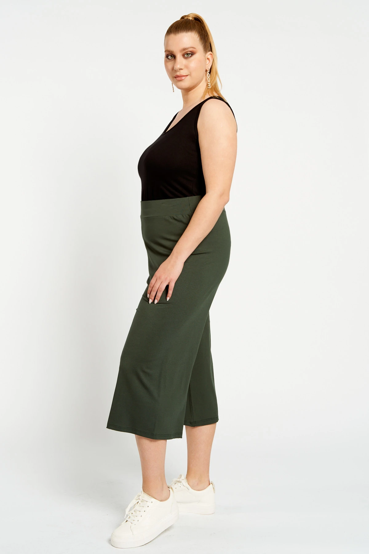 Ζιπ παντελόνα 3/4 viscose σε χακί Ζιπ παντελόνα 3/4 viscose σε χακί
