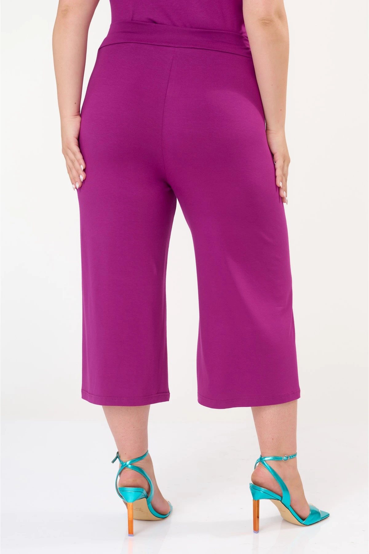Ζιπ παντελόνα 3/4 viscose σε βιολετί Ζιπ παντελόνα 3/4 viscose σε βιολετί