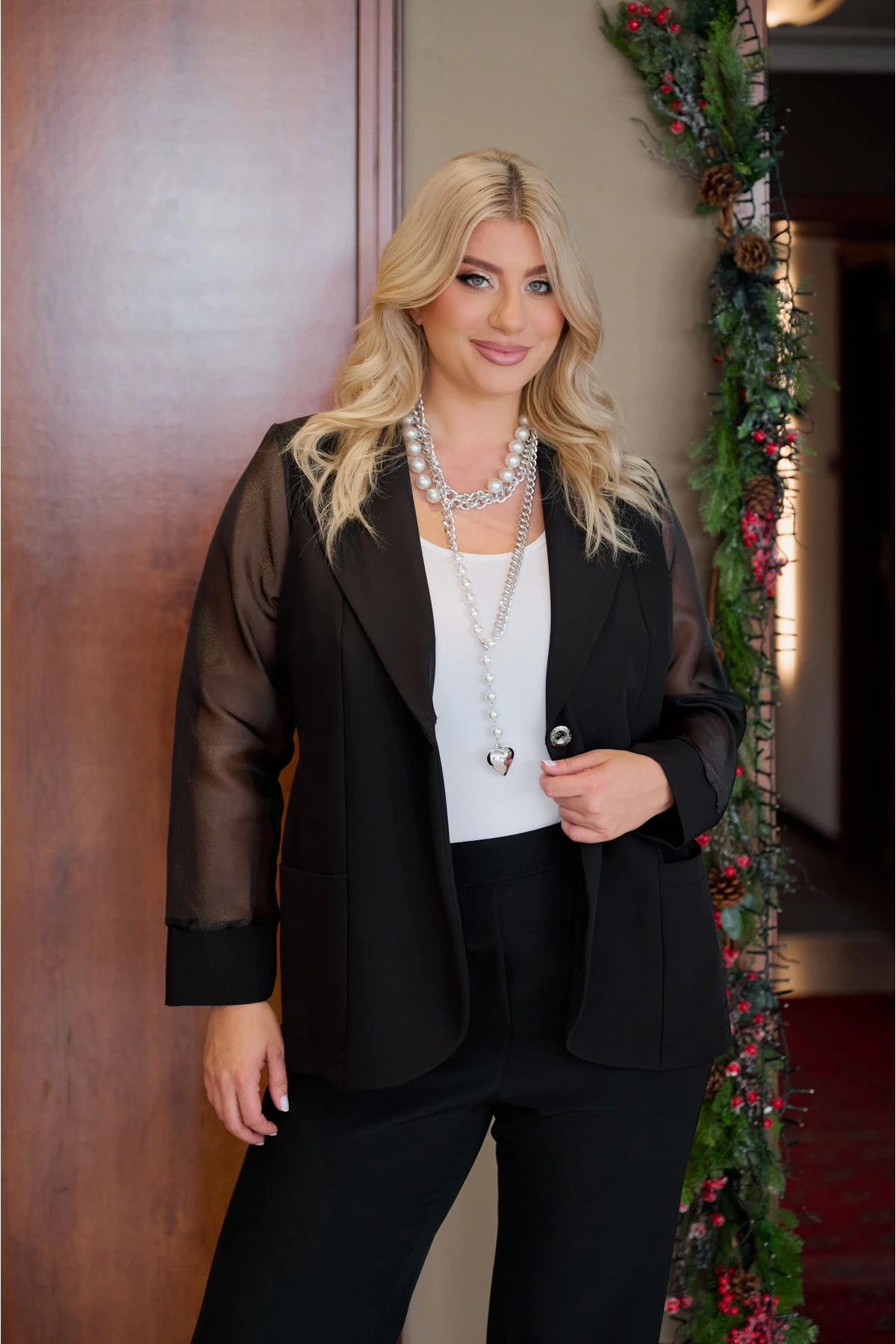 Σακάκι με πέτο  ένα κουμπί και μανίκι οργάντζα