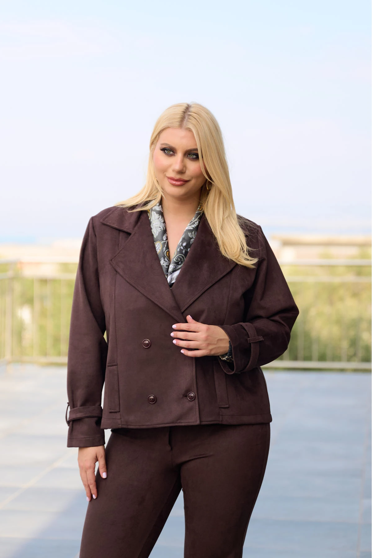 Σακάκι σταυρωτό με 4 κουμπιά σουέτ καφέ