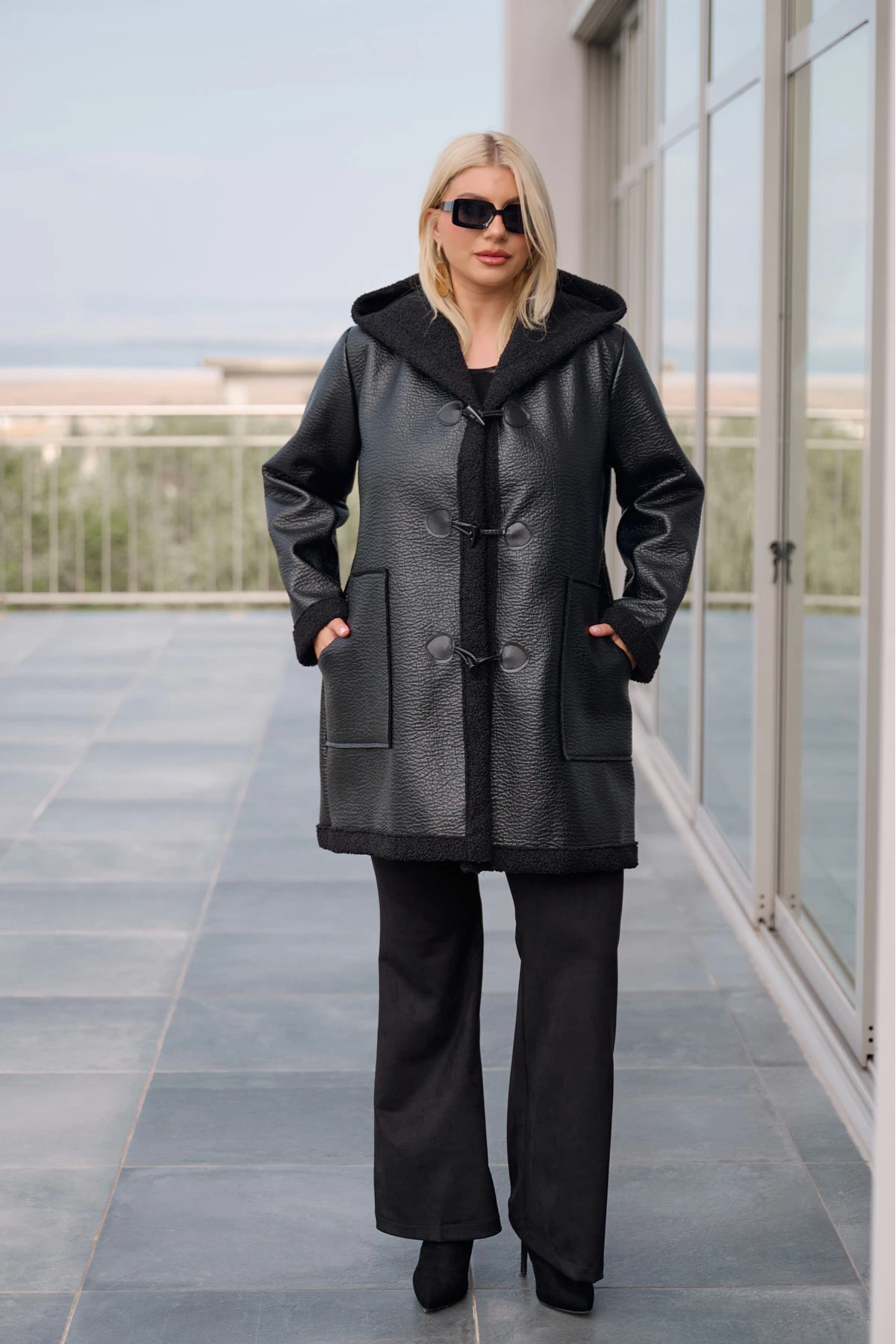 Παλτό με τρία κουμπιά δερματίνη μαύρο