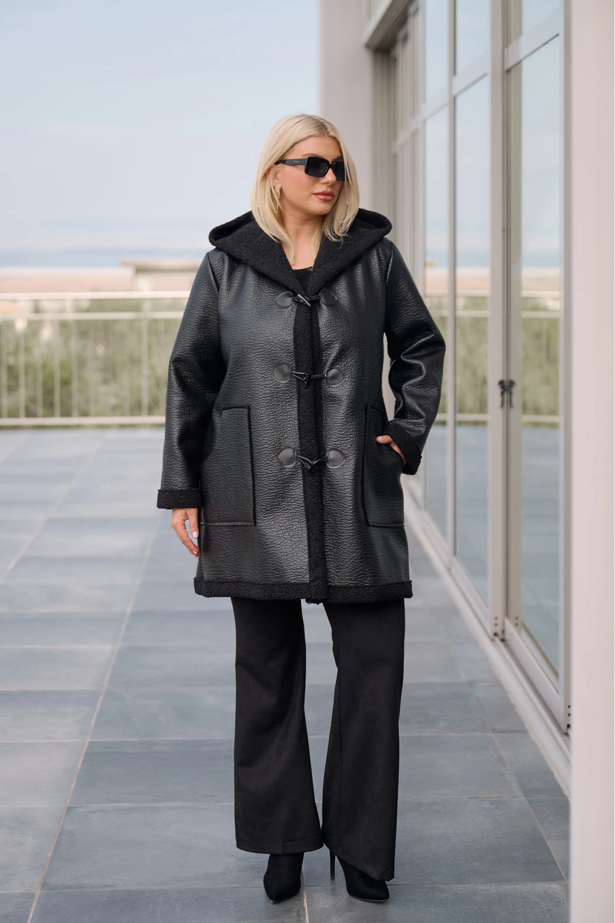 Παλτό με τρία κουμπιά δερματίνη μαύρο