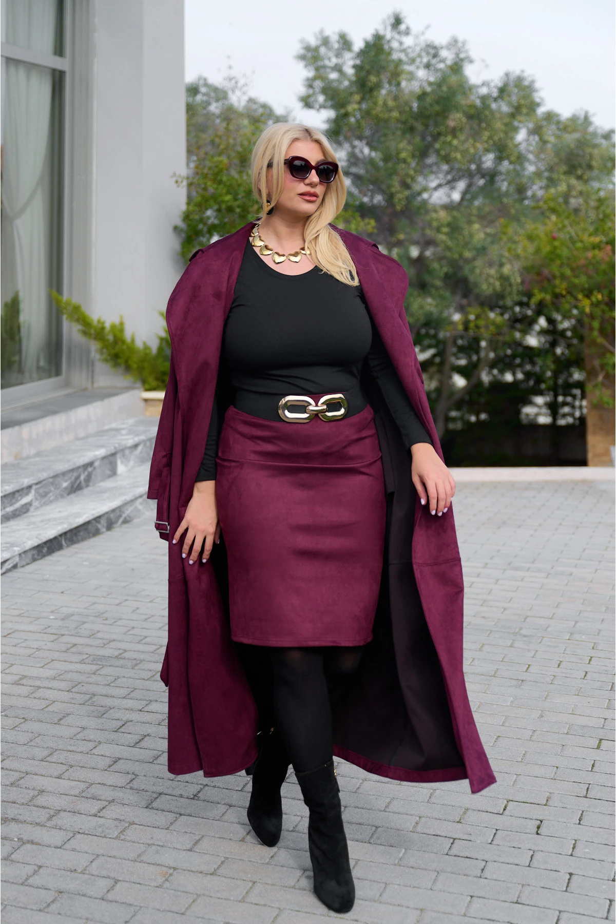 Καπαρντίνα μάξι σουέτ με πέτο και ζώνη στη μέση μπορντό