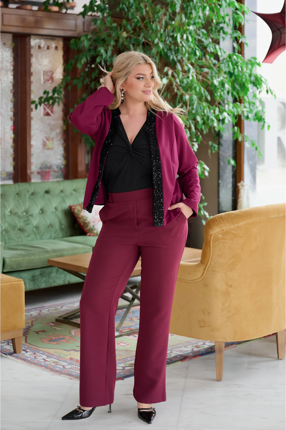 Σακάκι κοντό κρεπ με παγιέτα στο πέτο μπορντό