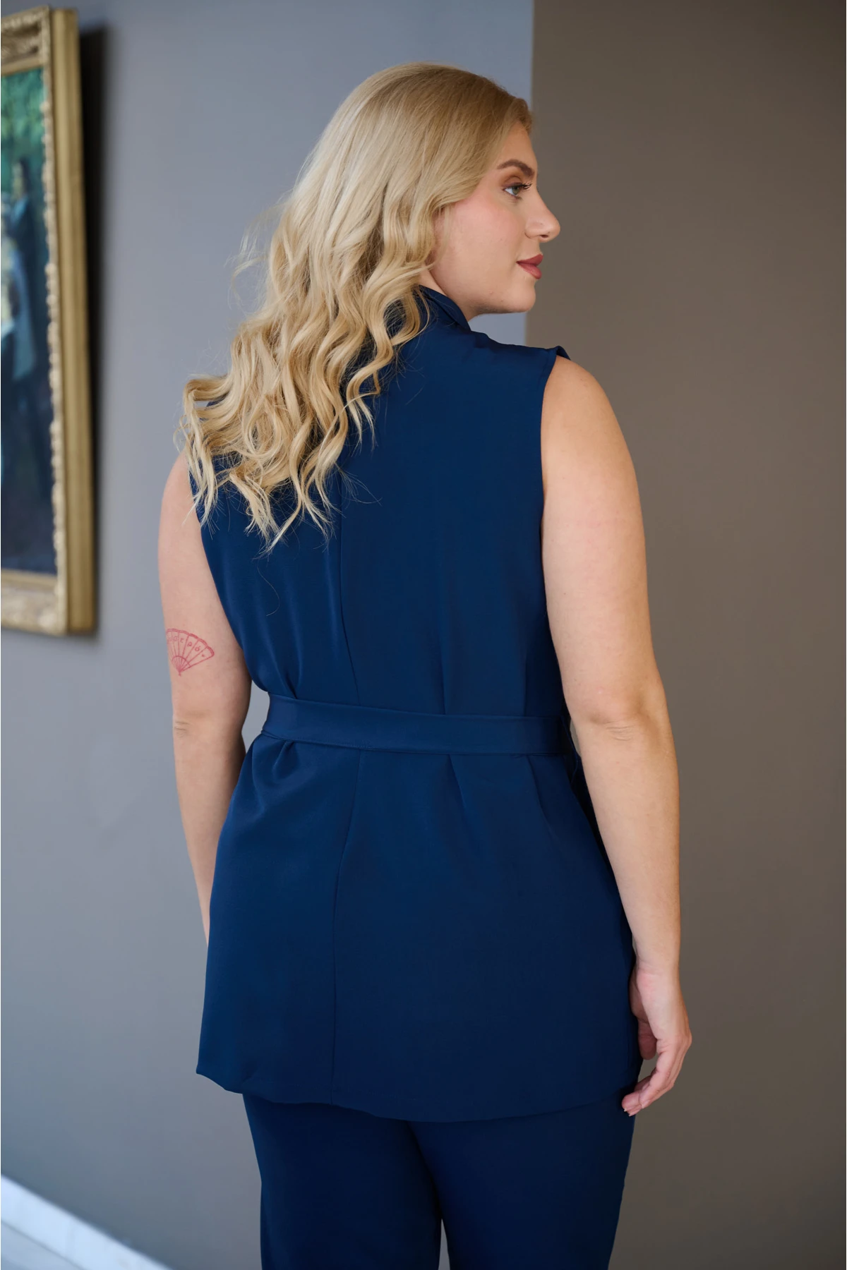 Σακάκι αμάνικο με ζώνη και πέτο ανορθωτικό μπλε