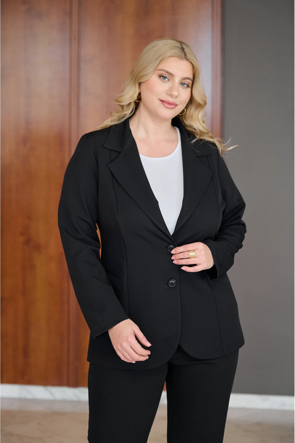 Σακάκι με πέτο και δύο κουμπιά ανορθωτικό μαύρο