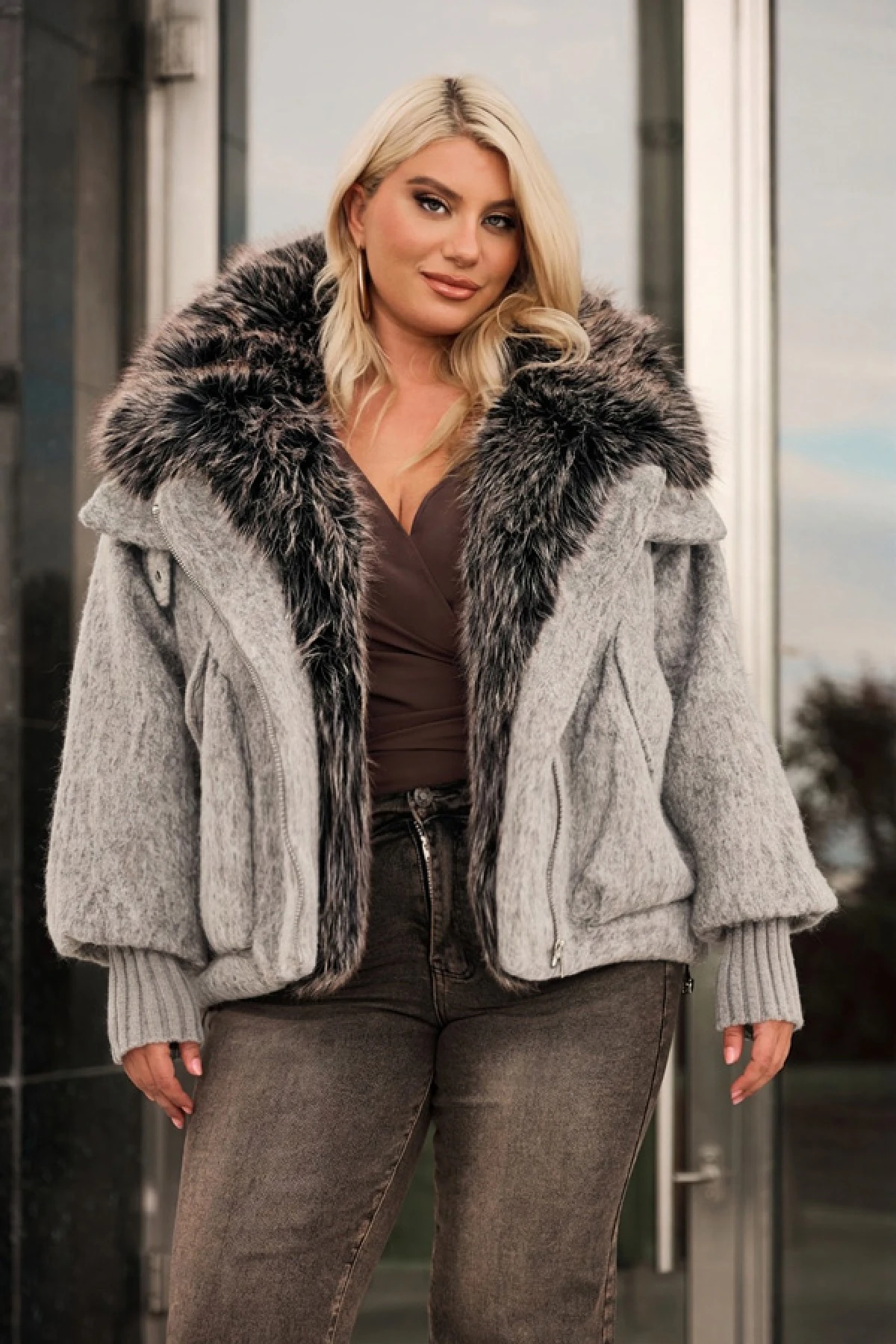 Μάλλινο jacket με γούνα και τσέπες γκρι