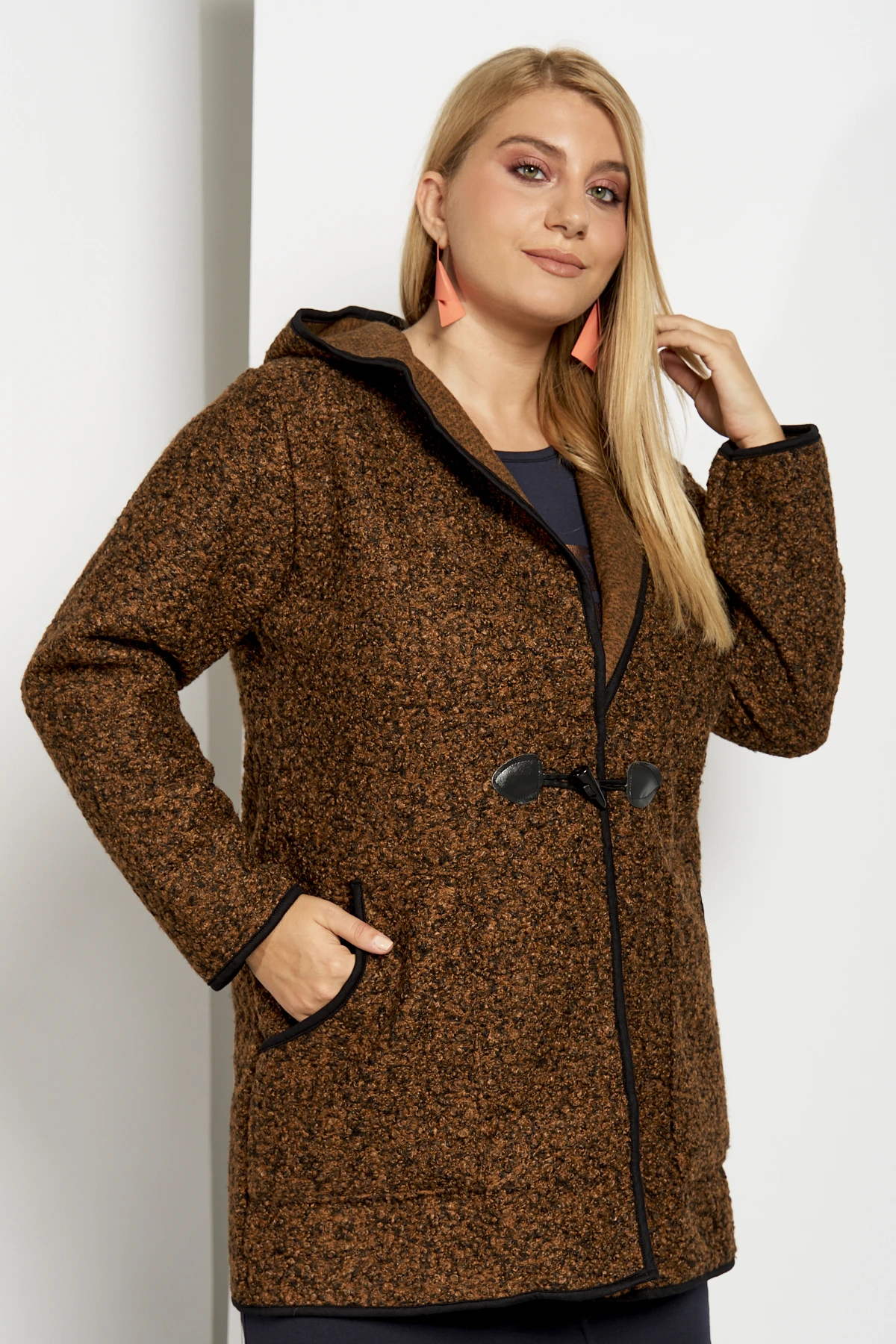 Παρκά Μπουκλέ καφέ