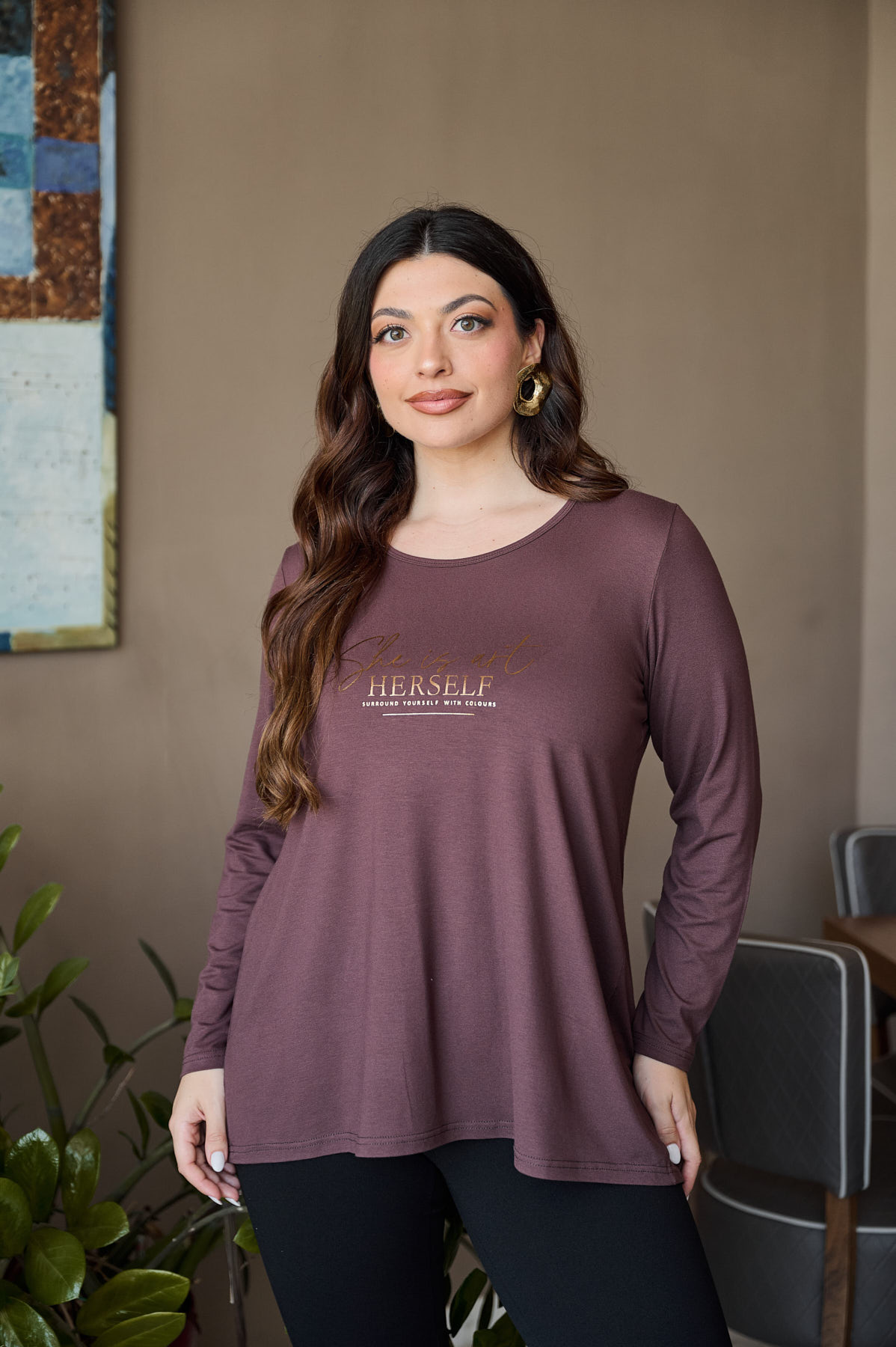 Μπλούζα viscose μακρύ μανίκι με κουφόπιετα πίσω και τύπωμα Herself καφέ