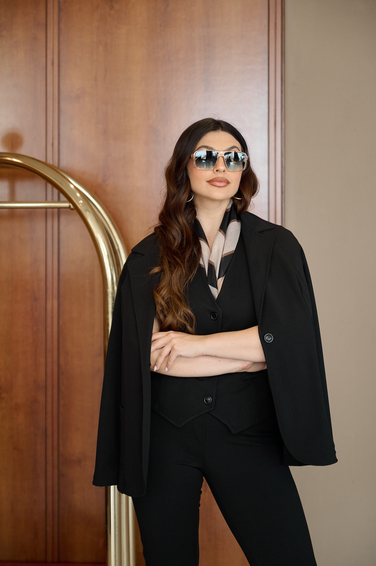 Σακάκι κρέπ με ίδιο χρώμα κουμπί και πέτο μαύρο